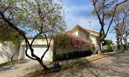 Casa à venda com 4 suítes no Parque Terranova, Valinhos.