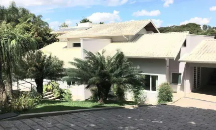 Casa à venda com 4 suítes no Condomínio Estância Marambaia, Vinhedo.