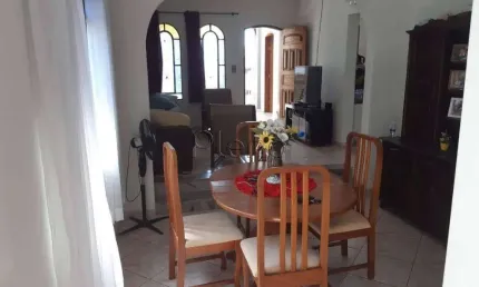 Casa à venda com 3 quartos no vila clayton, valinhos.