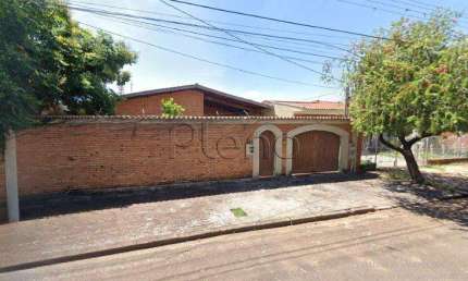 Casa à venda com 3 quartos no Jardim Eulina, Campinas.