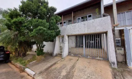Casa à venda com 3 quartos no Parque Jambeiro, Campinas.