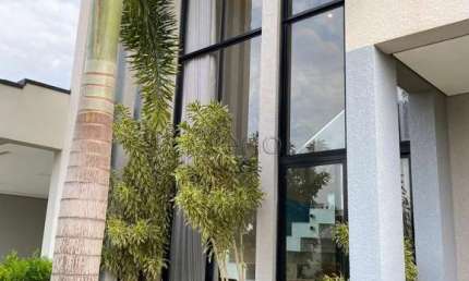Casa à venda com 3 suítes no Jardim Residencial Dona Lucilla, Indaiatuba.