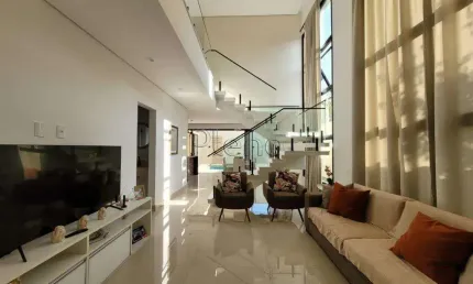 Casa à venda no Residencial dos Jatobás, bairro Pinheirinho, em Vinhedo.
