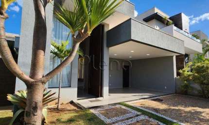 Casa à venda com 3 suítes no Condomínio Residencial Vita Verdi, Valinhos.