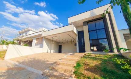 Casa à venda com 3 suítes no Condomínio Porto do Sol, Valinhos.