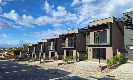 Casa à venda com 3 suítes no Villa Greice, Valinhos.