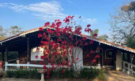 Casa à venda em Valinhos, Chácaras Alpina, com 5 quartos, com 370 m², Clube de Campo Valinhos
