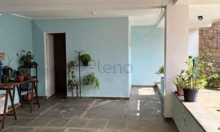 Casa à venda com 4 quartos no Parque das Universidades, Campinas.