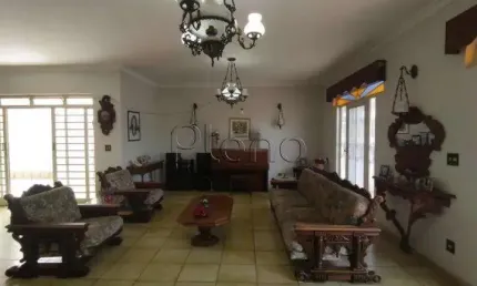 Casa à venda com com 268m² no Parque São Quirino em Campinas.