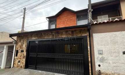 Casa à venda com 3 quartos no Jardim Valença, Indaiatuba.