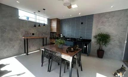 Casa à venda no Condomínio Village Marianna, no bairro Jardim Santa Helena em Valinhos!