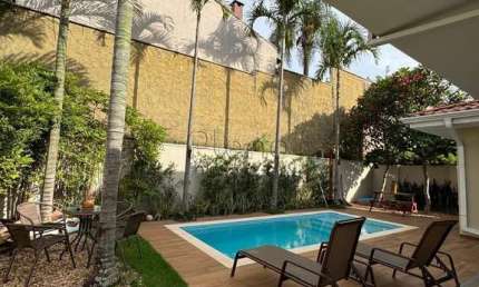 Sobrado à venda em Louveira, Rainha, com 4 quartos, com 360 m², Condomínio Villaggio Capriccio