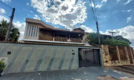 Sobrado à venda em Campinas, Jardim América, com 4 quartos, com 210 m²