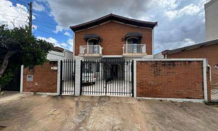 Sobrado à venda em Campinas, Vila Pompéia, com 4 quartos, com 219 m²