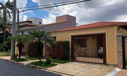 Sobrado à venda em Campinas, Bairro das Palmeiras, com 4 quartos, com 308 m²