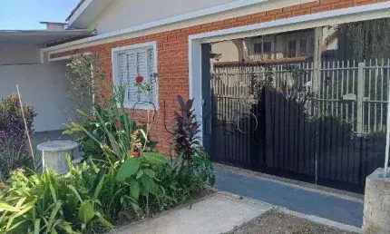 Casa à venda em Valinhos, Jardim Pinheiros, com 2 quartos, com 210 m²