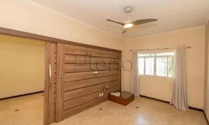 Casa à venda com 3 quartos no Parque São Quirino, Campinas.
