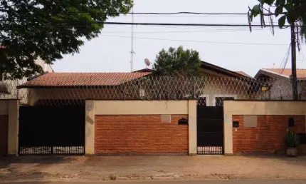 Casa à venda em Campinas, Jardim das Paineiras, com 3 suítes, com 363 m²