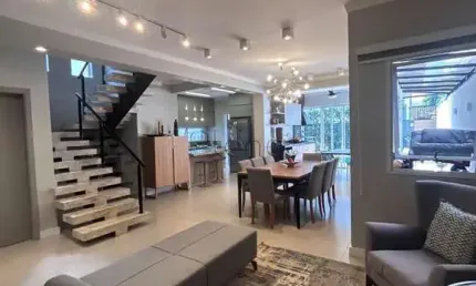 Sobrado à venda em Vinhedo, Bosque, com 3 suítes, com 250 m², Condomínio Reserva da Mata - Vinhedo