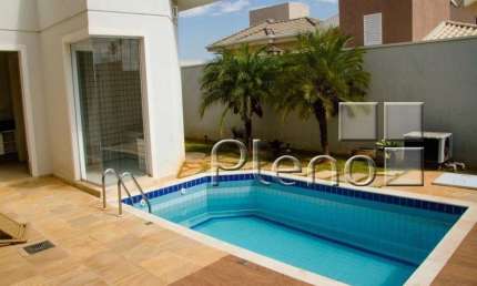 Sobrado para alugar no Swiss Park, com 5 suítes, com 303 m²
