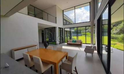 Sobrado à venda em Vinhedo, Monte Alegre, com 3 suítes, com 361 m², Residencial Campo de Toscana