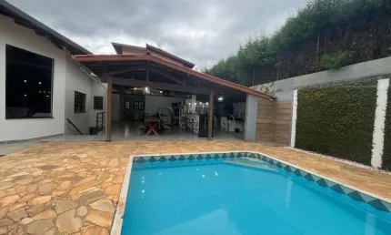 Sobrado à venda em Vinhedo, Vista Alegre, com 4 quartos, com 450 m²