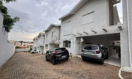 Sobrado à venda em Campinas, Parque Rural Fazenda Santa Cândida, com 3 quartos, com 150 m²