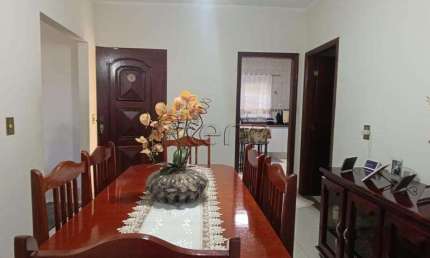 Casa à venda em Valinhos, Vila Genoveva, com 3 quartos, com 200 m²