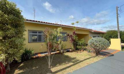Casa 3 dormitórios com Suíte - Térrea em Condomínio Fechado em Betel - Paulínia