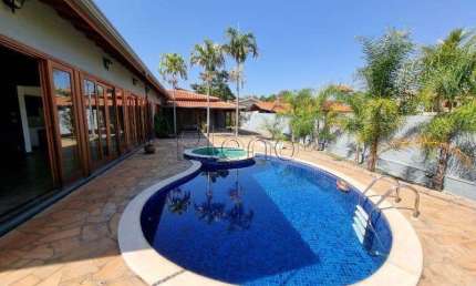 Casa à venda com 4 suítes na Colinas do Mosteiro Itaici em Indaiatuba