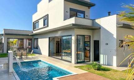 Sobrado à venda em Vinhedo, Observatório, com 3 suítes, com 272 m², Villa D'Oro