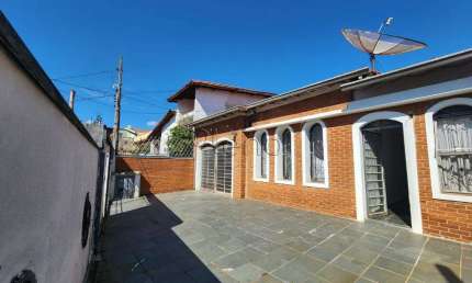 Casa à venda com 3 quartos no Jardim Proença, Campinas.