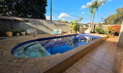 Sobrado à venda em Paulínia, Jardim América, com 3 quartos, com 400 m²