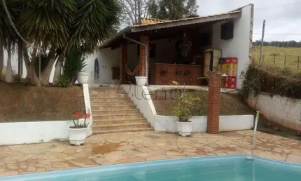 Chácara para alugar em Valinhos, Chácaras Alpina, com 2 suítes, com 800 m², Condomínio Aldeia Suíça