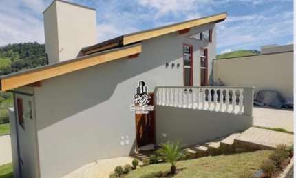 Sobrado para Venda em Itajubá, Jardim Califórnia, 3 dormitórios, 2 suítes, 3 banheiros, 2 vagas