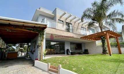 Casa à venda no Centro - Penha/SC - 251m² privativos - 03 suítes - Patricia Cous