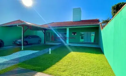 Casa - Centro de Navegantes - Quadra mar - 120m2 de área construída - 01 Dormitó