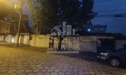 Terreno à venda na Avenida Capitão Antão de Moura, Parque Bitaru, São Vicente
