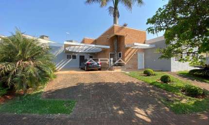 Casa com 04 quartos, 02 suítes 2 demi-suítes, 244m²  - Sun Lake  Londrina/PR