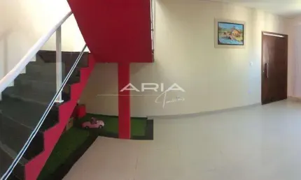 Sobrado com 4 dormitórios à venda, Jardim Tókio - Londrina/PR.