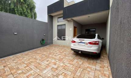 Casa a venda com 3 dormitórios sendo 1 suíte - Jd Columbia