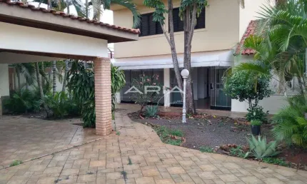 Casa Comercial Sobrado para Locação em rua - Iguaçu - Londrina, PR.
