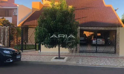 Casa à venda, 4 quartos sendo 3 suítes, piscina e sauna, Tucanos, Londrina/PR