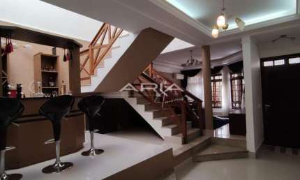 Casa à venda, Jardim Tarumã - Londrina PR, 4 quartos, 2 suítes.