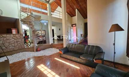 Casa com anexo comercial á venda próximo a Fonte Luminosa em Araraquara/SP