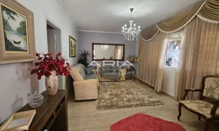 Casa à venda com piscina e 3 quartos, Vila Xavier, ARARAQUARA - SP