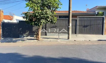Casa 3 quartos com piscina para VENDA no Centro de MATAO - SP
