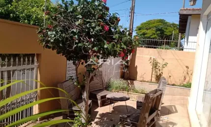 Casa com 3 quartos à venda na Rua Feres Sadala, 1, Centro, Araraquara