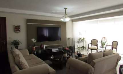 Apartamento reformado no Caxingui com 3 dormitórios