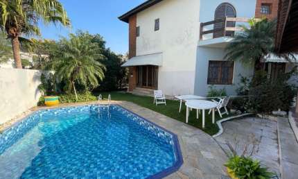 Casa à Venda | 4 Quartos | 2 Suítes | Piscina | Condomínio Fechado no Parque dos Príncipes